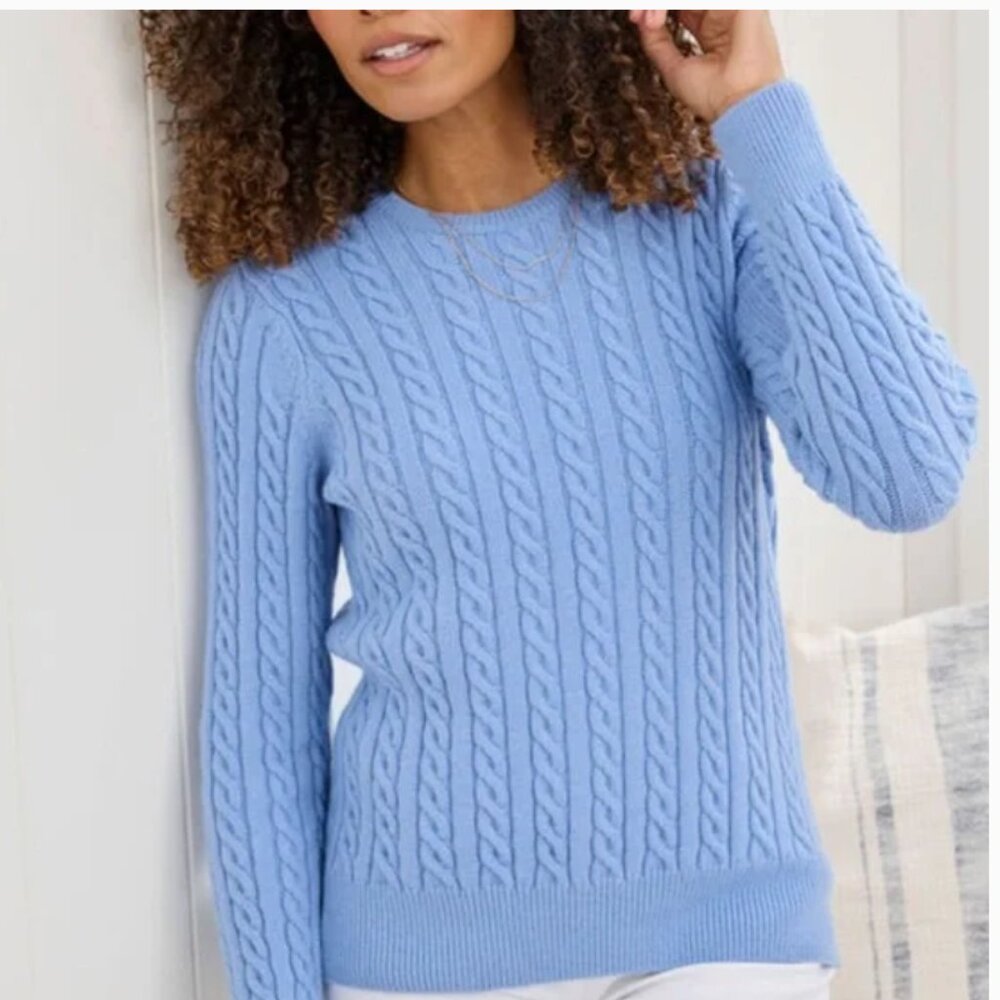LAND’S END Women's Pretty Blue Cable Knit Sweater Medium/Petite 10/12